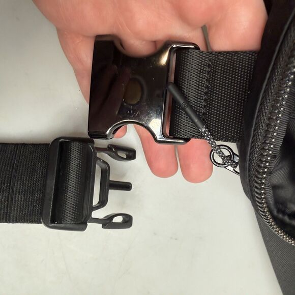 Lululemon Belt Sling Bag Black Nylon Large Logo 1L - 7" x 5" x 2" Waist Fanny - Picture 16 of 16